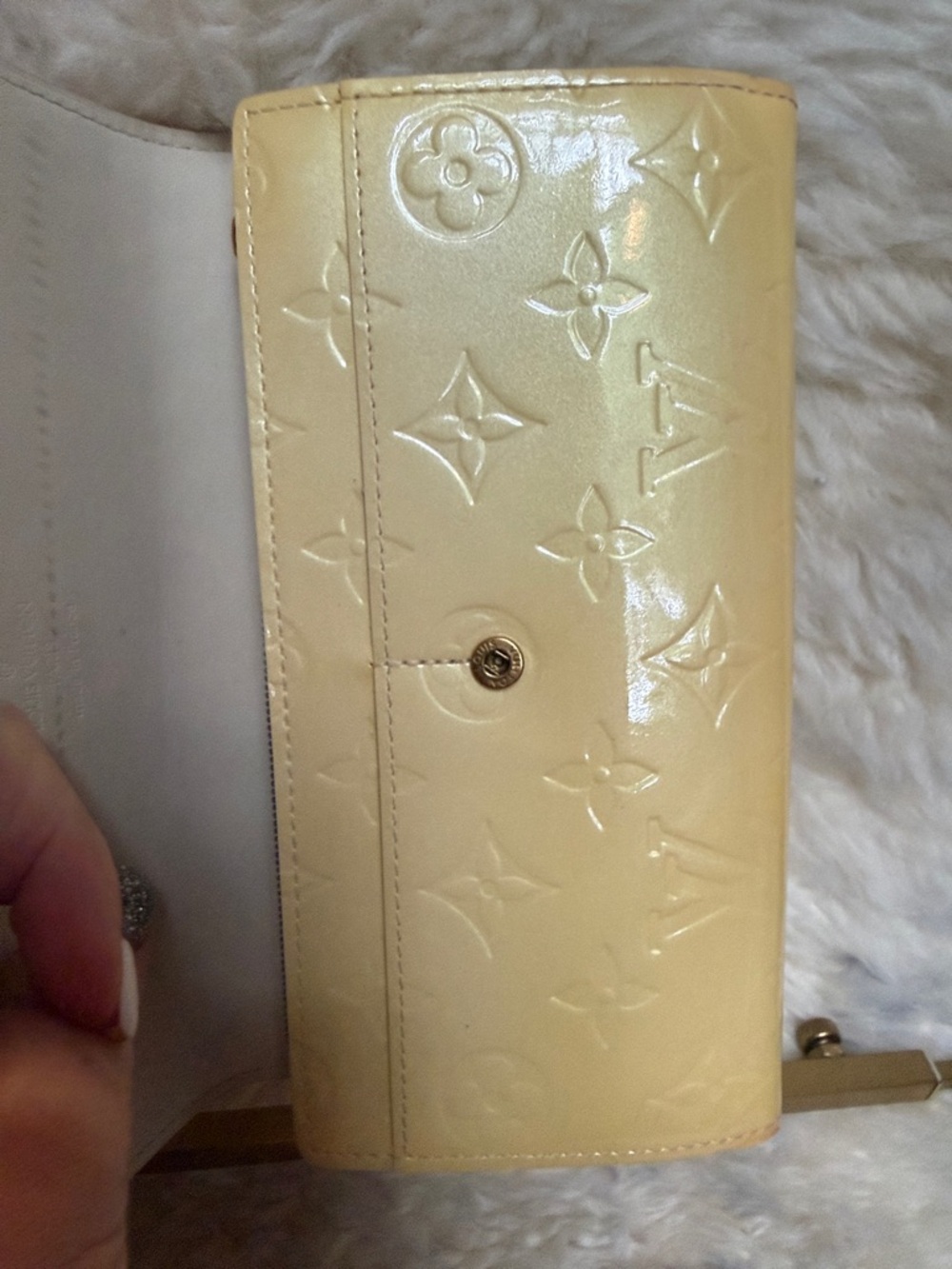Louis Vuitton Vernis Patent Leather Pale Yellow Wallet - Picture 3 of 5
